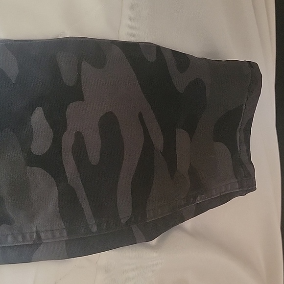 Democracy "AB" Technology Jeans - Picture 3 of 16